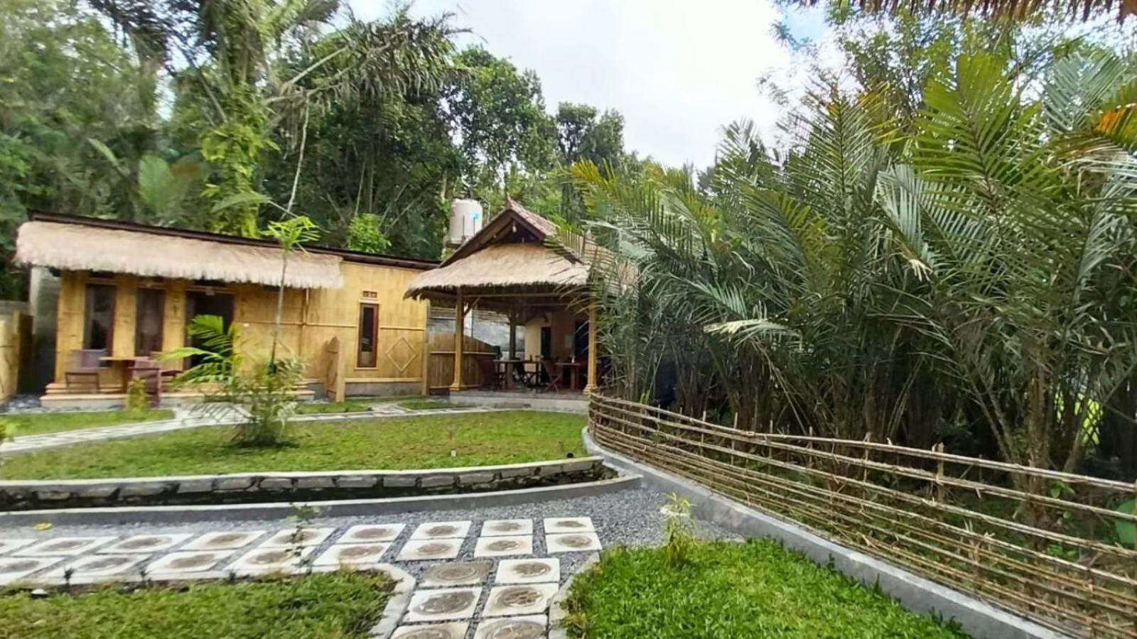 Pondok Sapta Sallaca Selat المظهر الخارجي الصورة